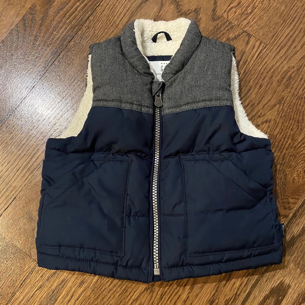 Like New GAP 12-18 Month Baby Fleece Lined Puffy Vest Navy & Grey Herringbone